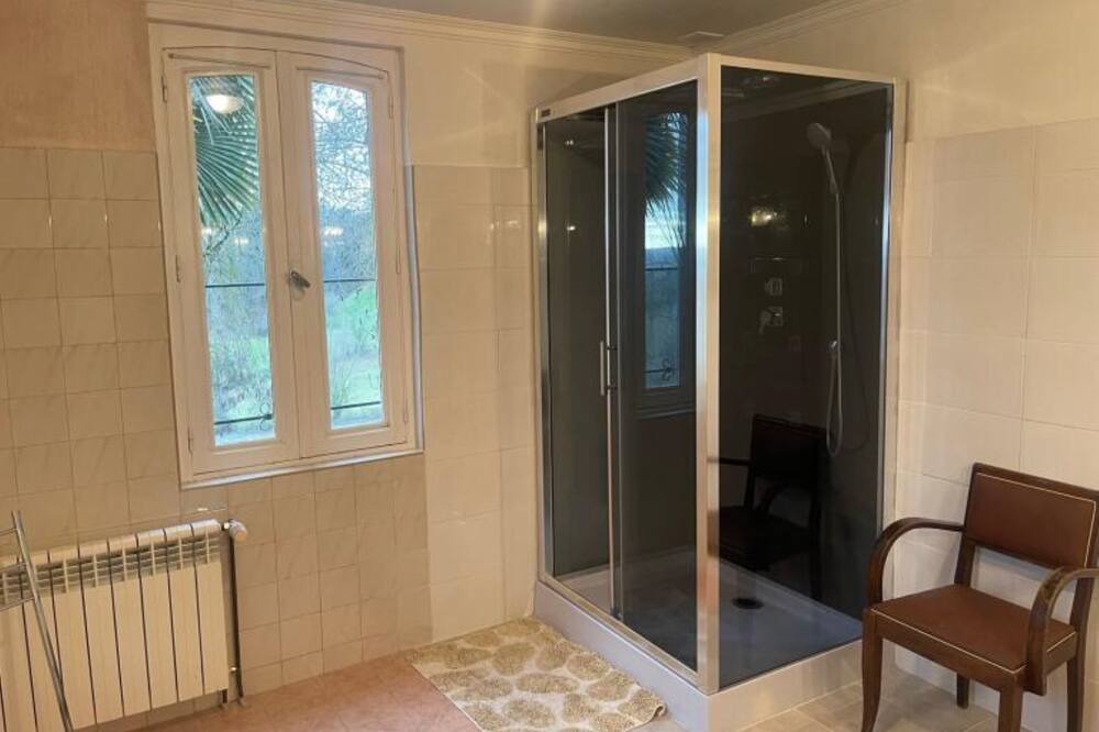 Photo of Bathroom in Saint-Amans-de-Pellagal