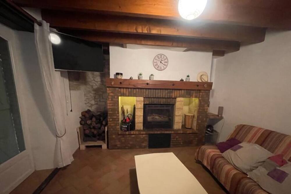 Photo of Livingroom in Saint-Amans-de-Pellagal