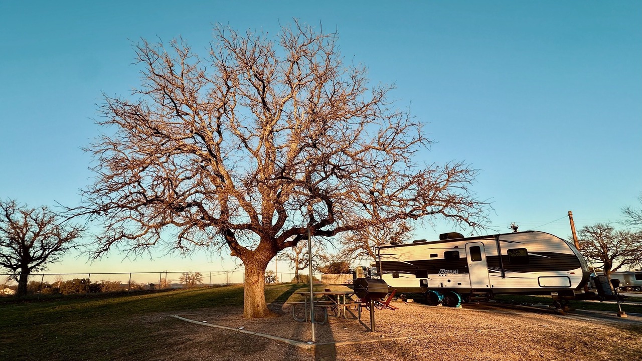 Photo of Outdoor in Buchanan Dam