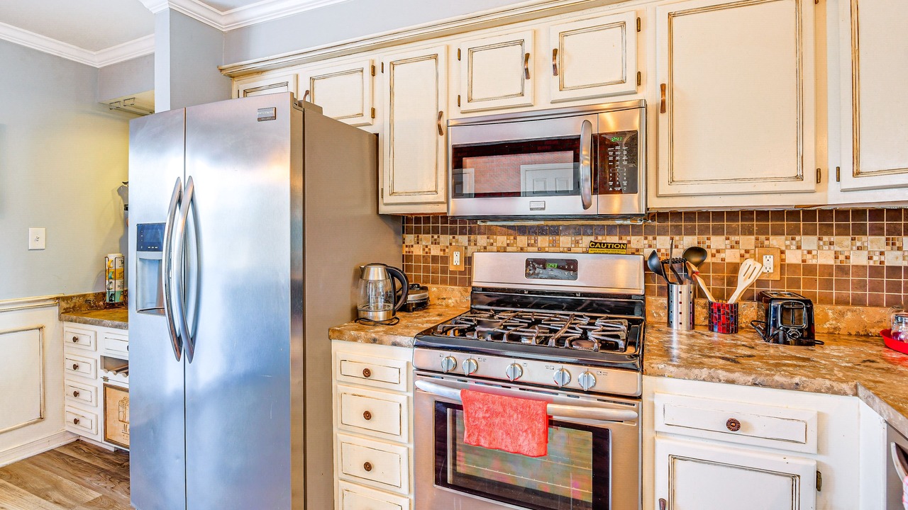 Photo of Kitchen in Graceland Park