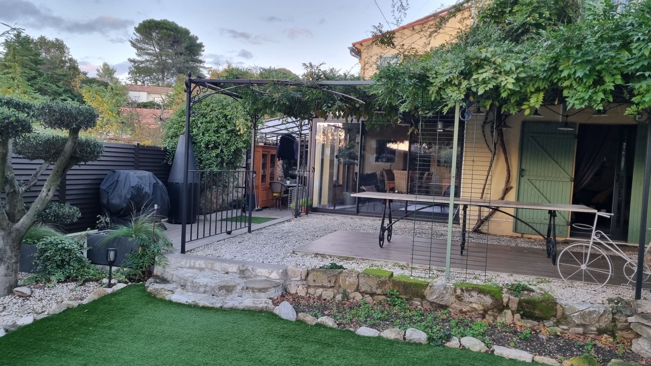 Photo of Patio Balcony in Brignon