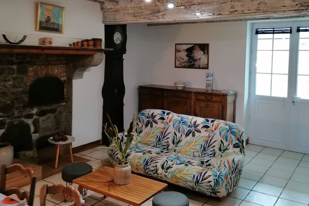 Photo of Livingroom in Bard-le-Regulier