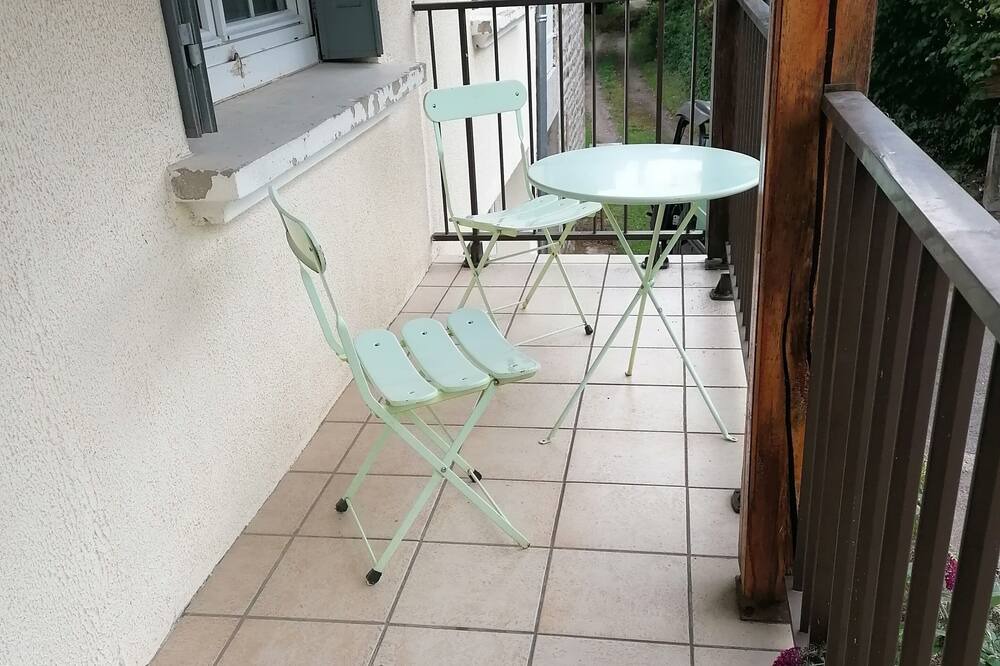 Photo of Patio Balcony in Bard-le-Regulier