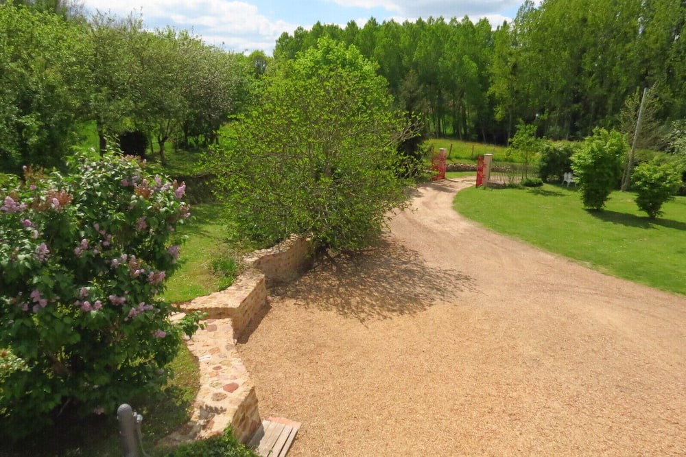 Photo of Outdoor in Clermont-Creans