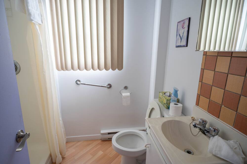 Photo of Bathroom in Cap de la Madeleine