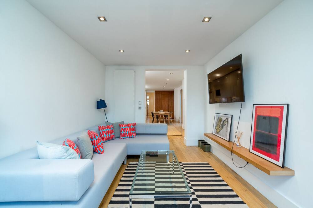Photo of Livingroom in North Kensington
