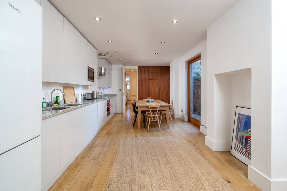 Photo of Livingroom in North Kensington