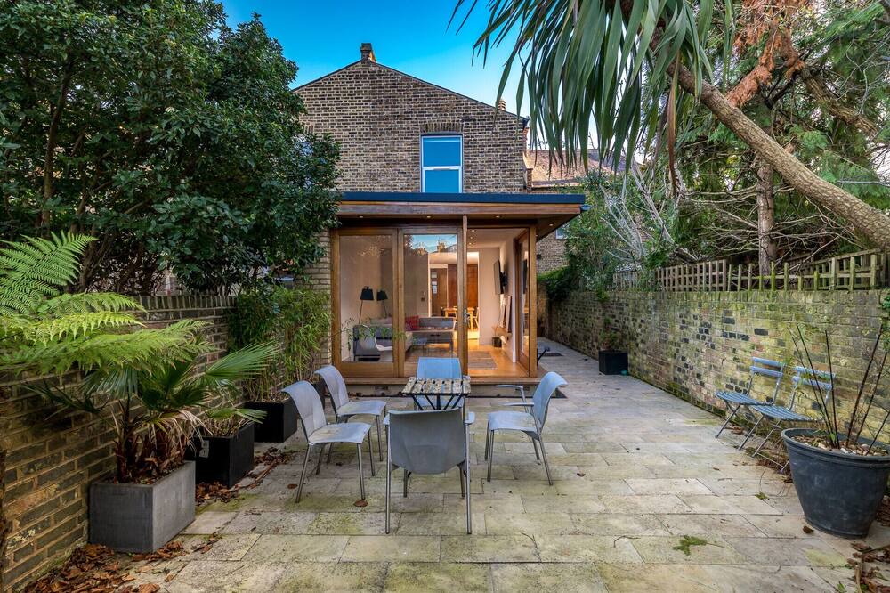 Photo of Outdoor in North Kensington