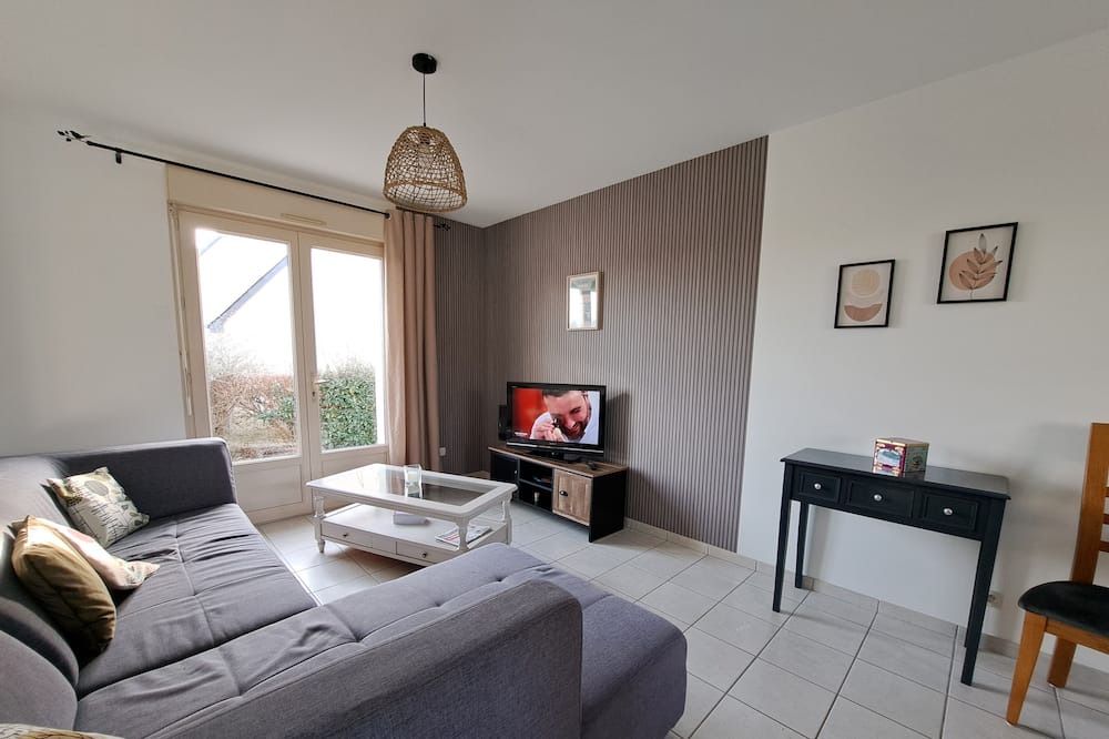 Photo of Livingroom in Auvers-le-Hamon