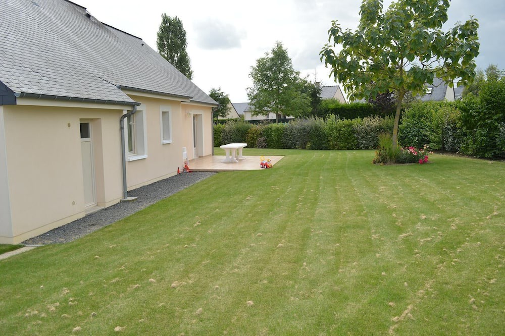 Photo of Outdoor in Auvers-le-Hamon