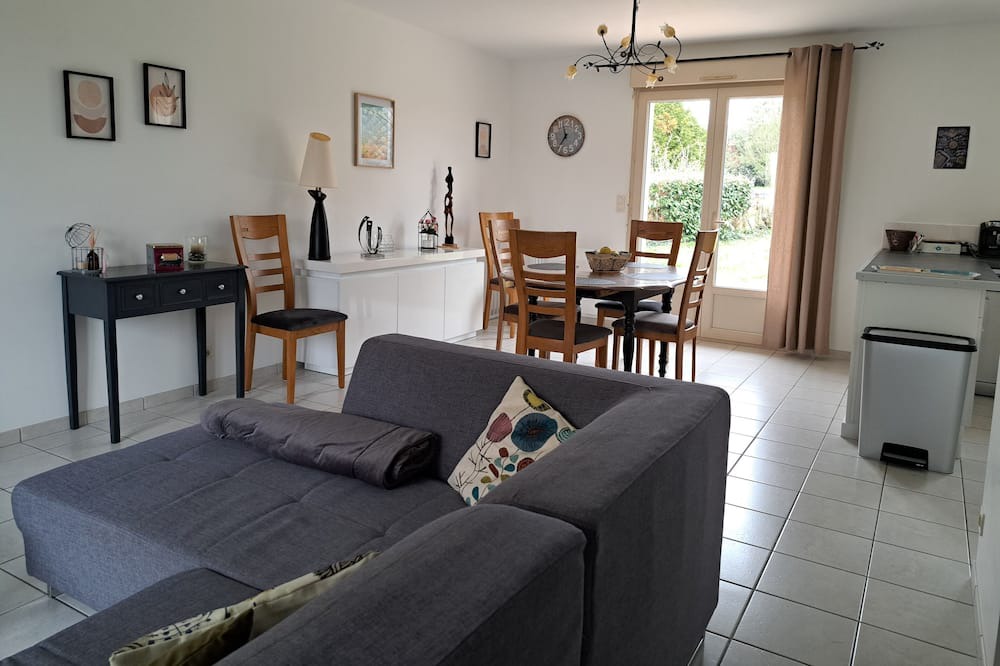 Photo of Livingroom in Auvers-le-Hamon