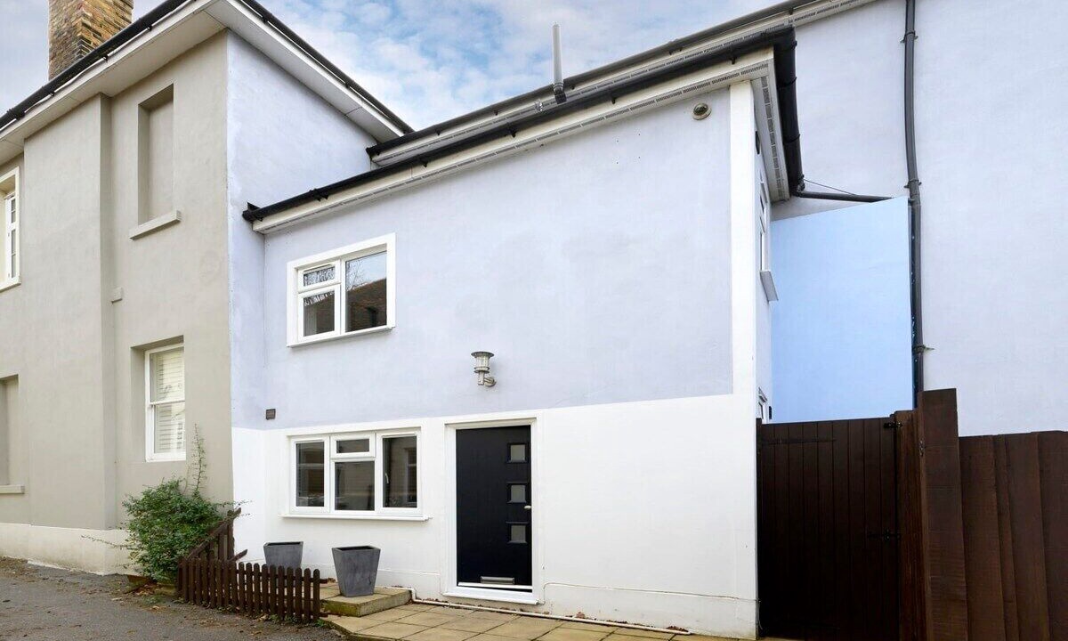 Photo of Outdoor in Hampton Wick