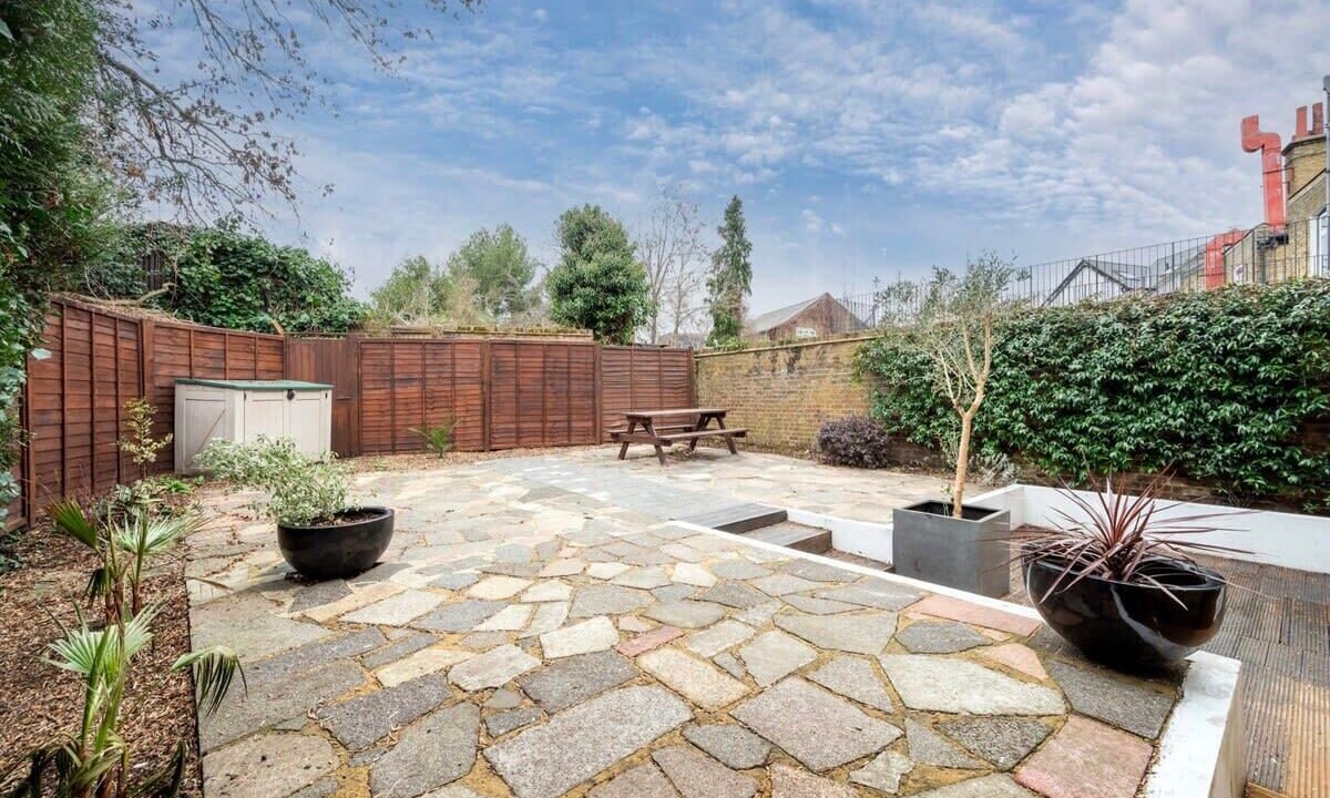 Photo of Patio Balcony in Hampton Wick