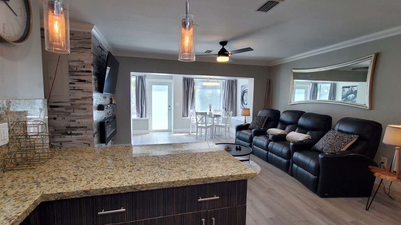Photo of Livingroom in Edgewood