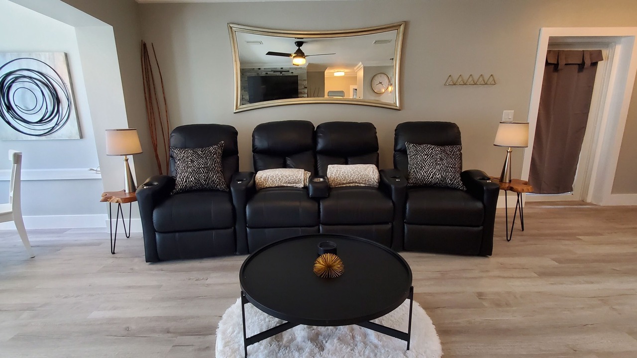 Photo of Livingroom in Edgewood