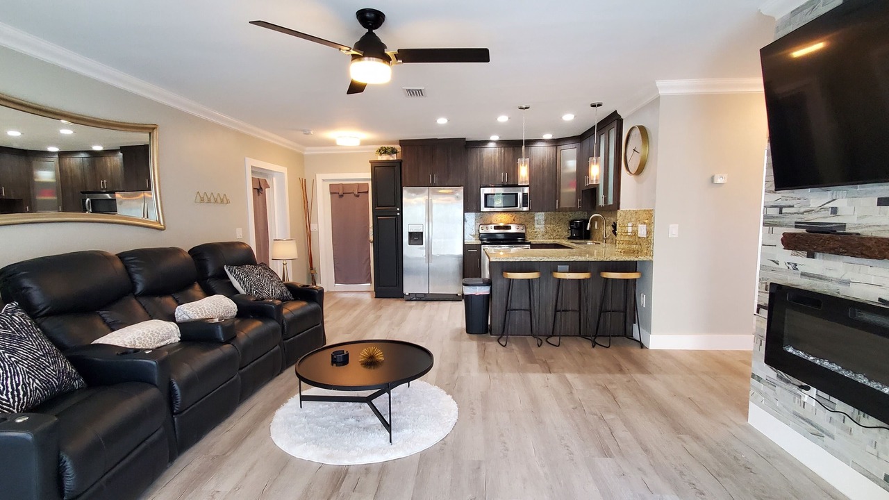 Photo of Livingroom in Edgewood