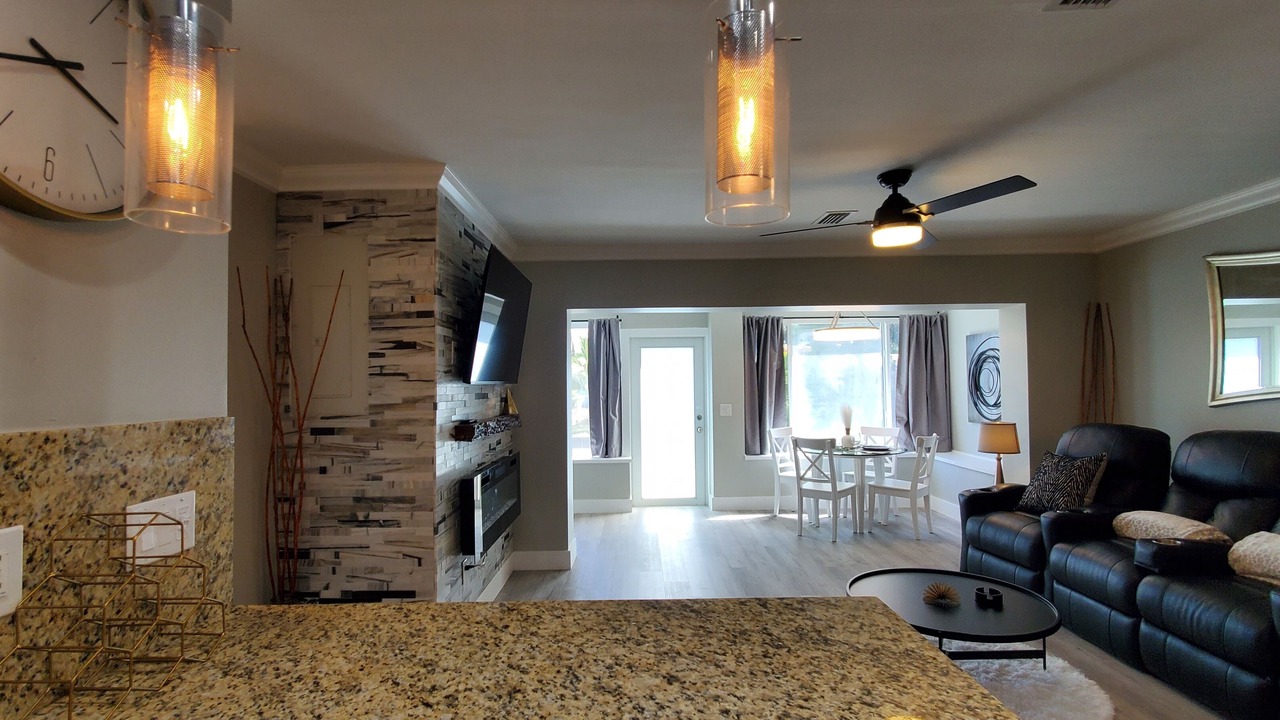 Photo of Livingroom in Edgewood
