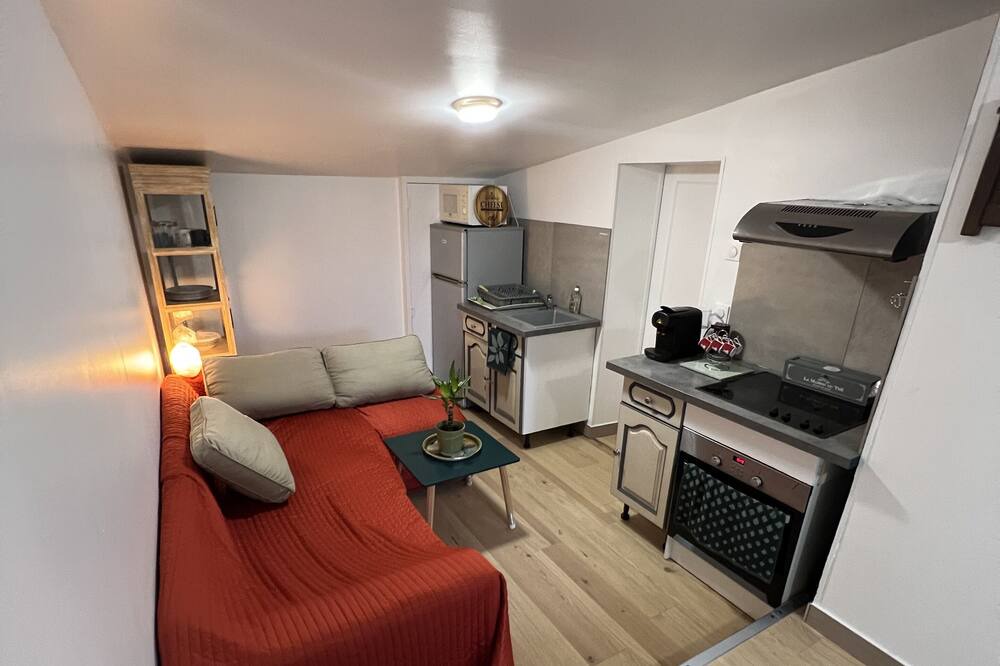 Photo of Bedroom in Lens