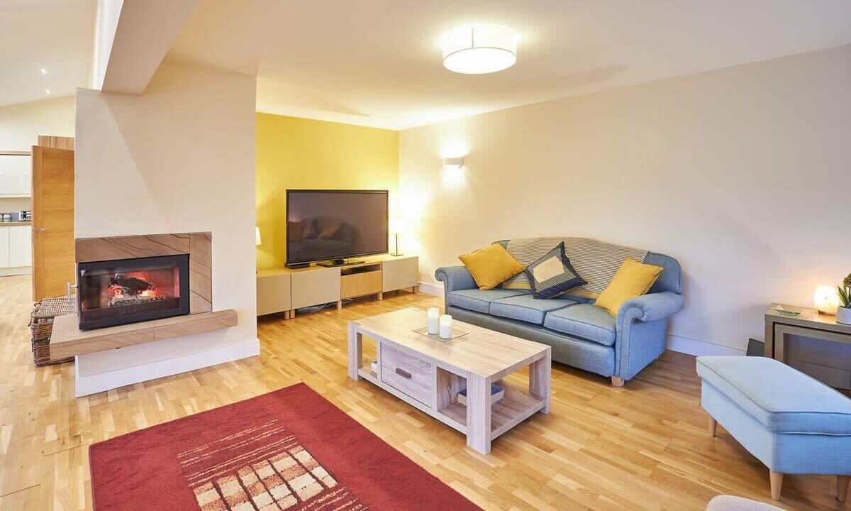 Photo of Livingroom in Sutton-in-Ashfield