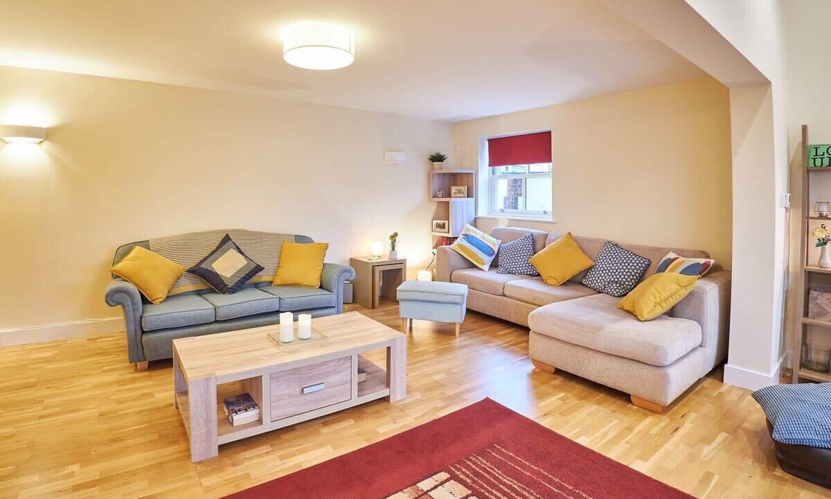 Photo of Livingroom in Sutton-in-Ashfield