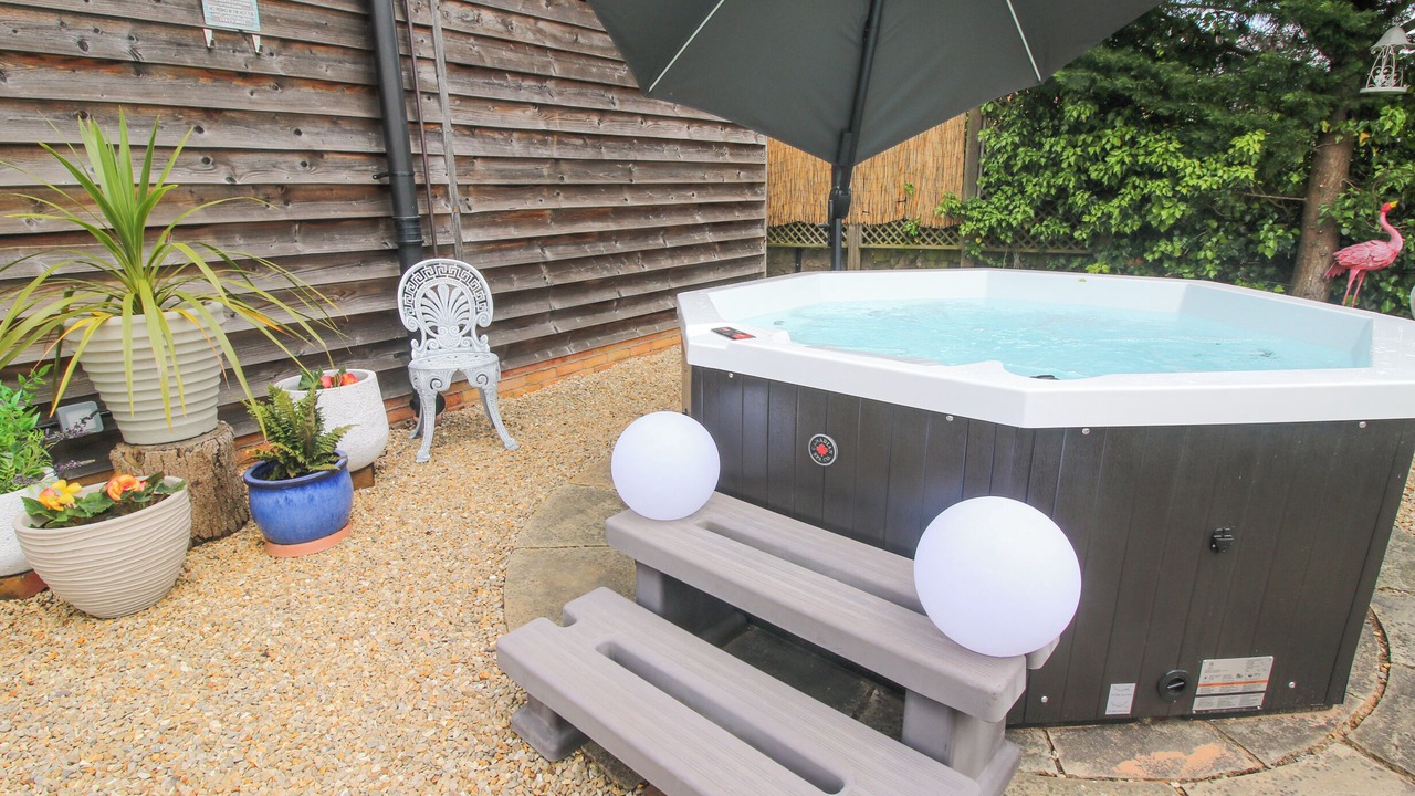 Photo of Outdoor in Leighton