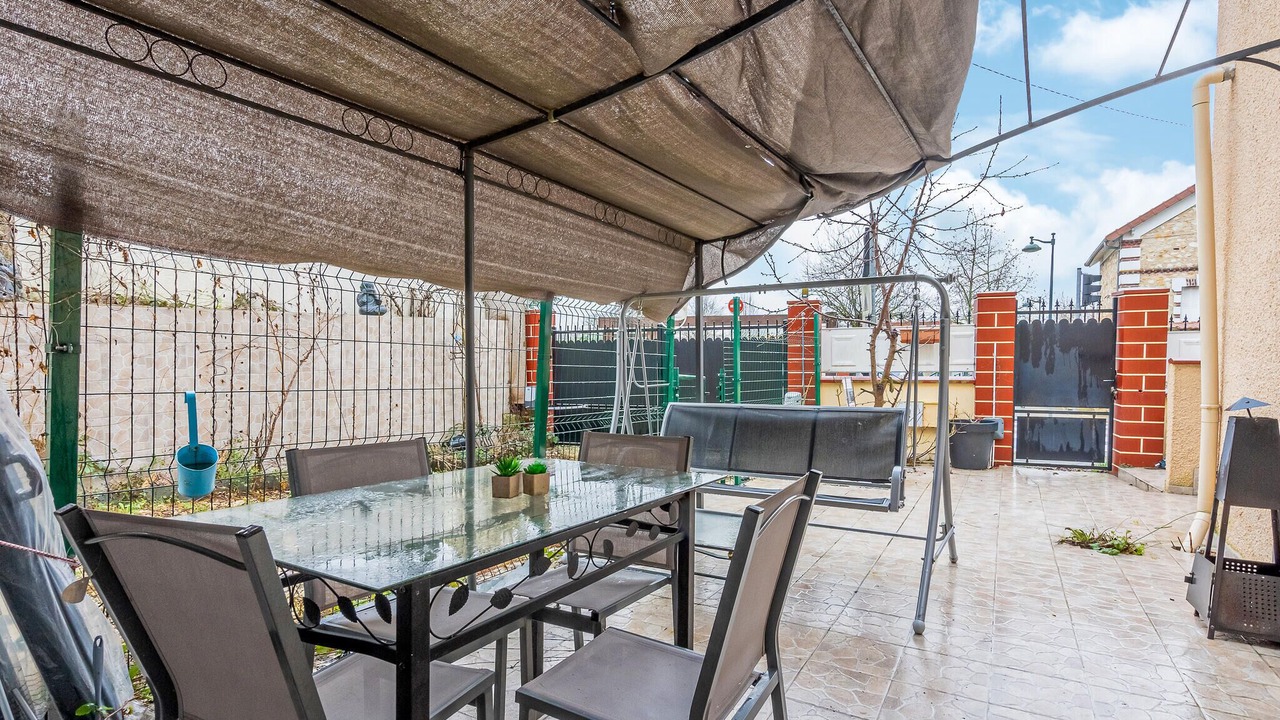 Photo of Outdoor in Saint-Thibault-des-Vignes