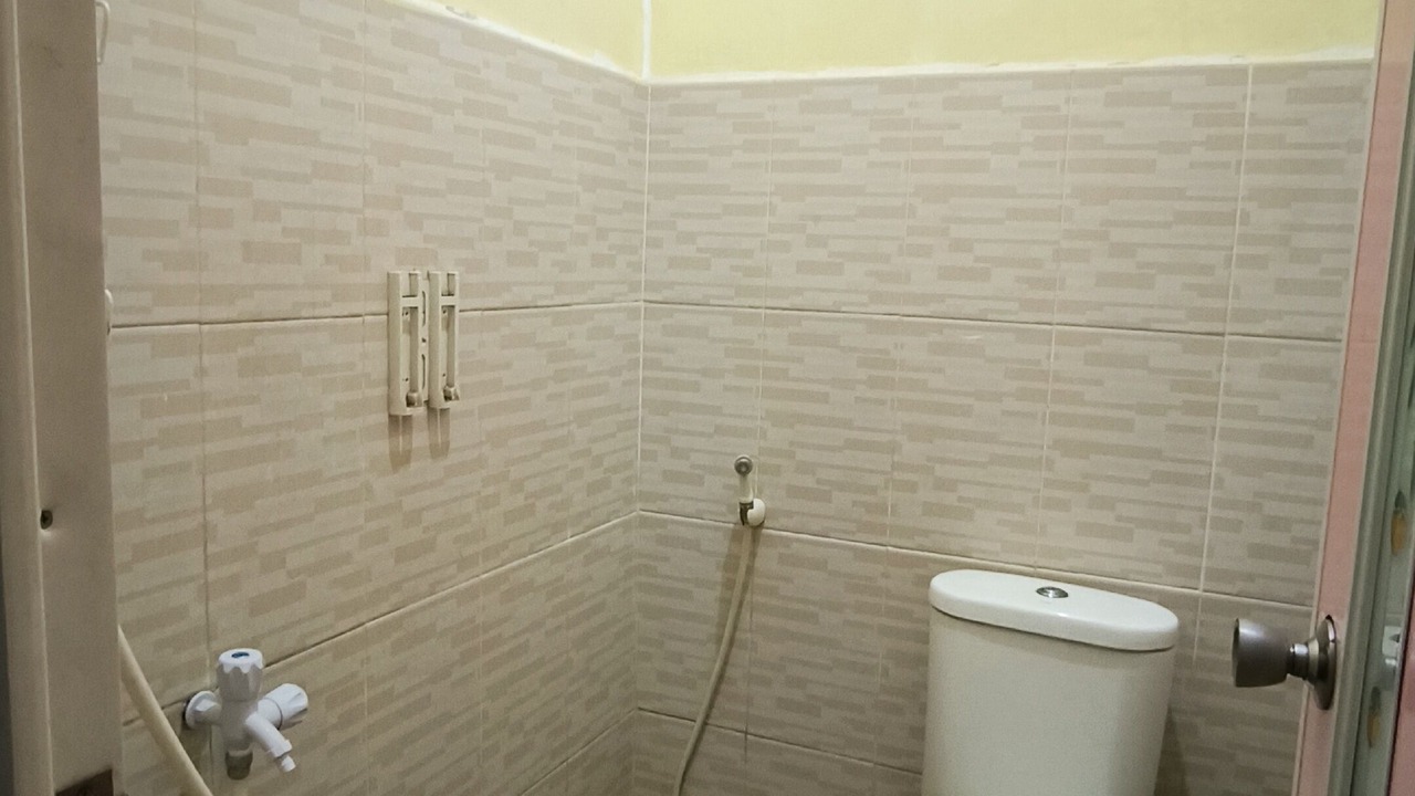 Photo of Bathroom in Tahunan