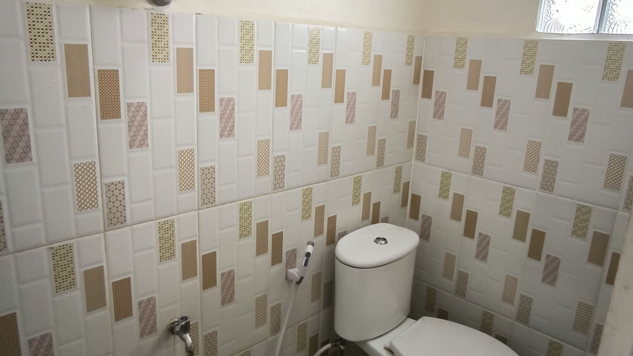 Photo of Bathroom in Tahunan