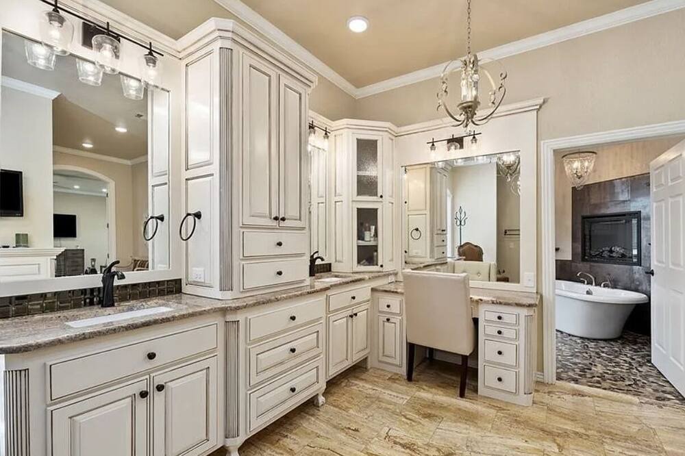 Photo of Bathroom in Cecil