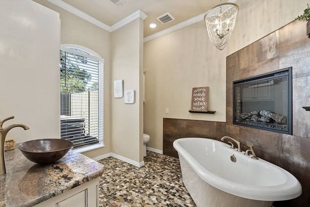 Photo of Bathroom in Cecil