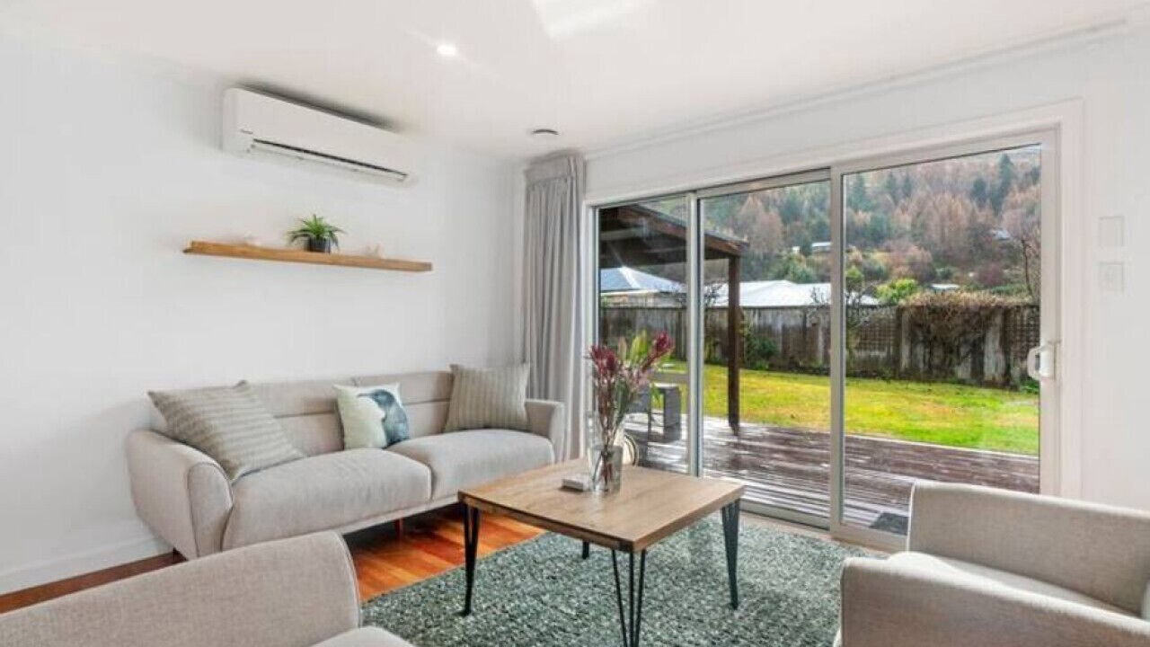 Photo of Livingroom in Arthur's Point