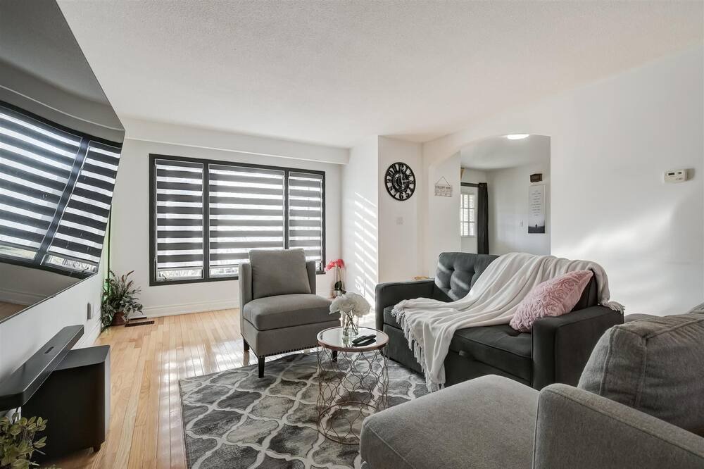 Photo of Livingroom in Markham