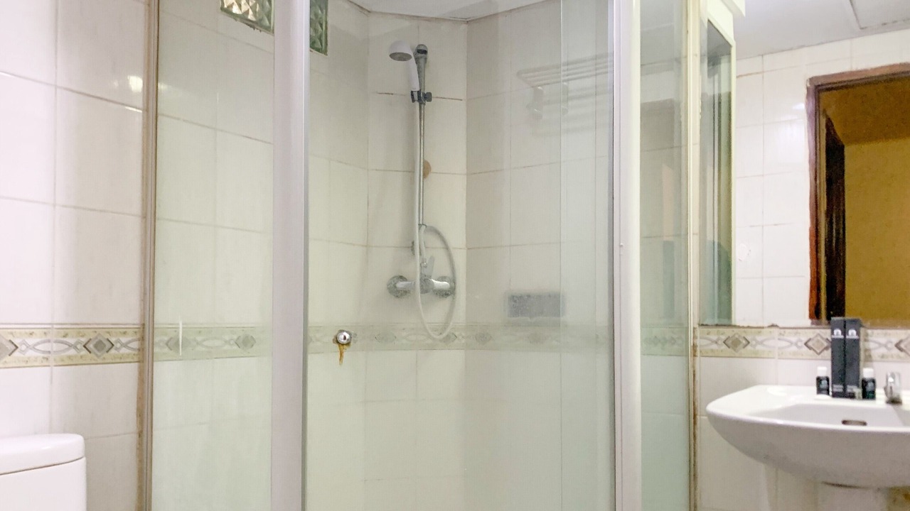 Photo of Bathroom in Gambir