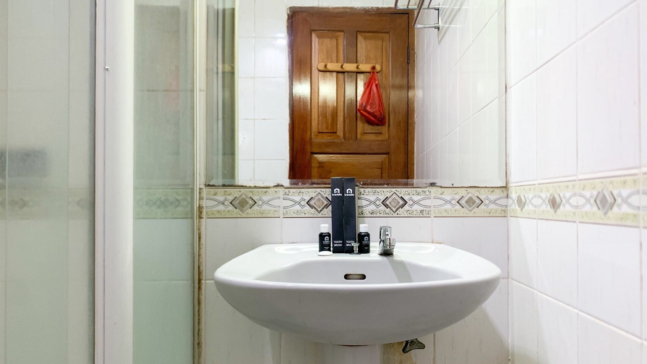 Photo of Bathroom in Gambir