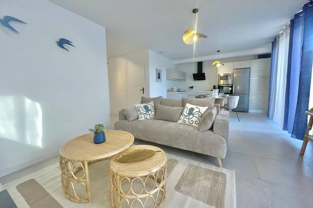 Photo of Livingroom in Lunel-Viel