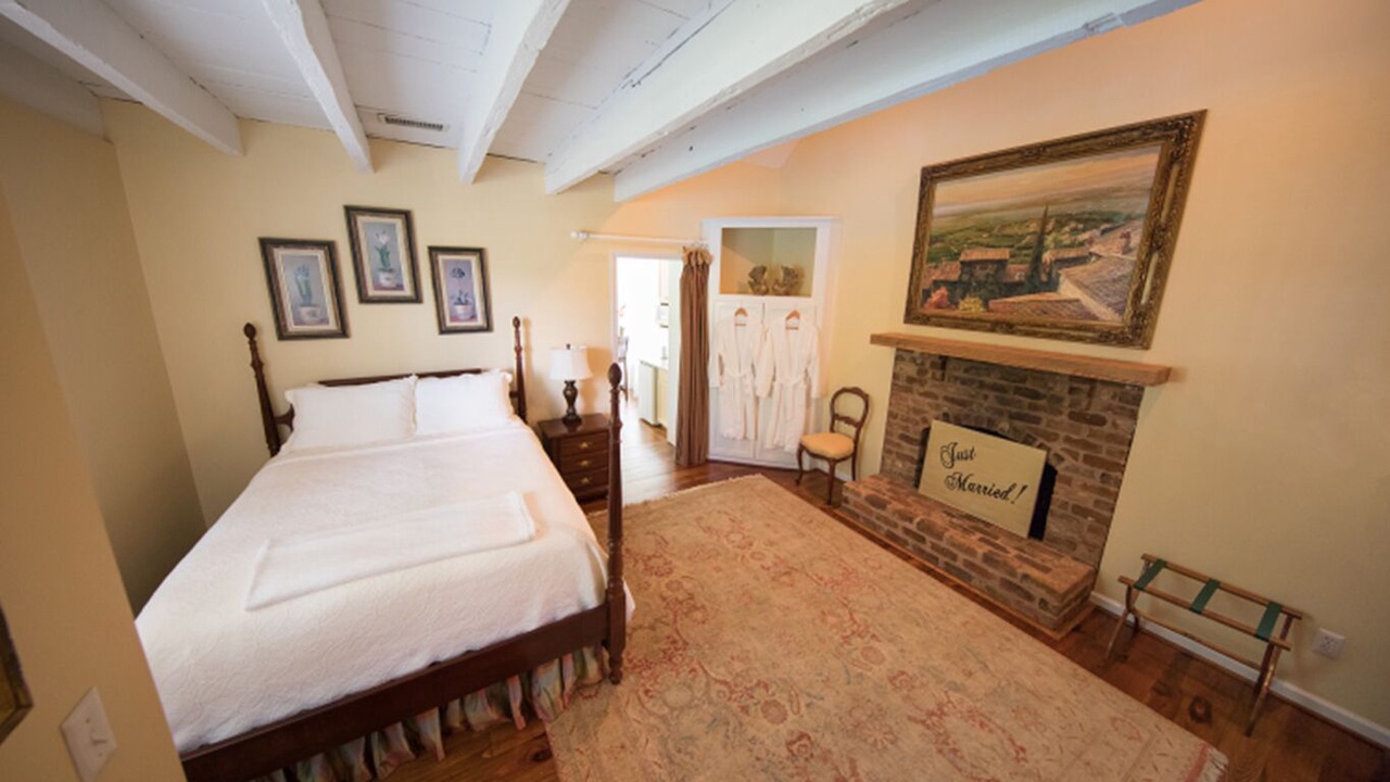 Photo of Bedroom in Forest