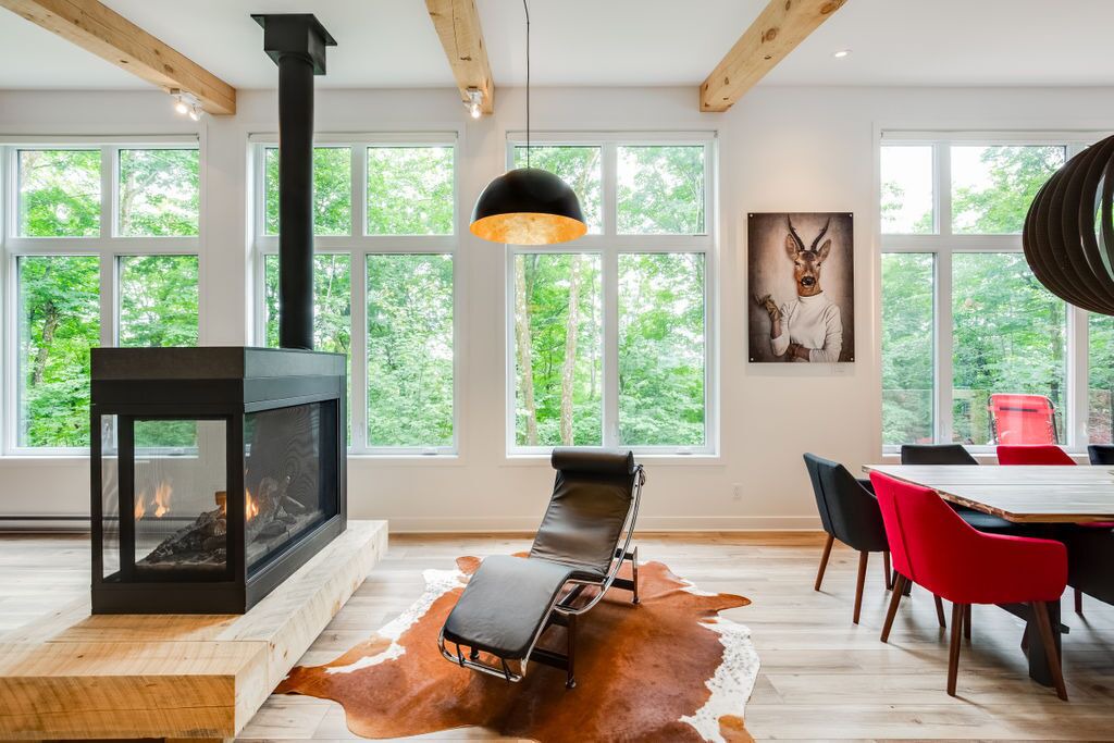 Photo of Livingroom in Morin Heights