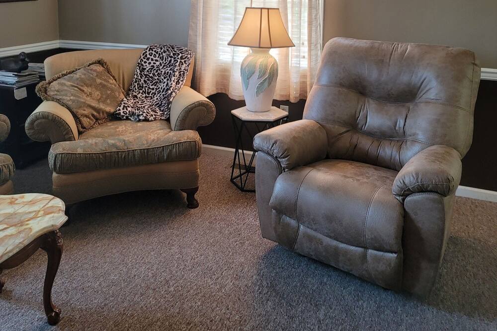 Photo of Livingroom in Pinetown