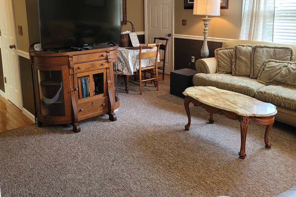 Photo of Livingroom in Pinetown