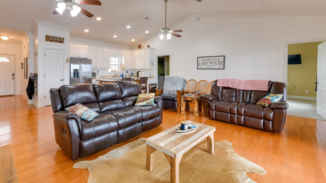 Photo of Others in Cobb