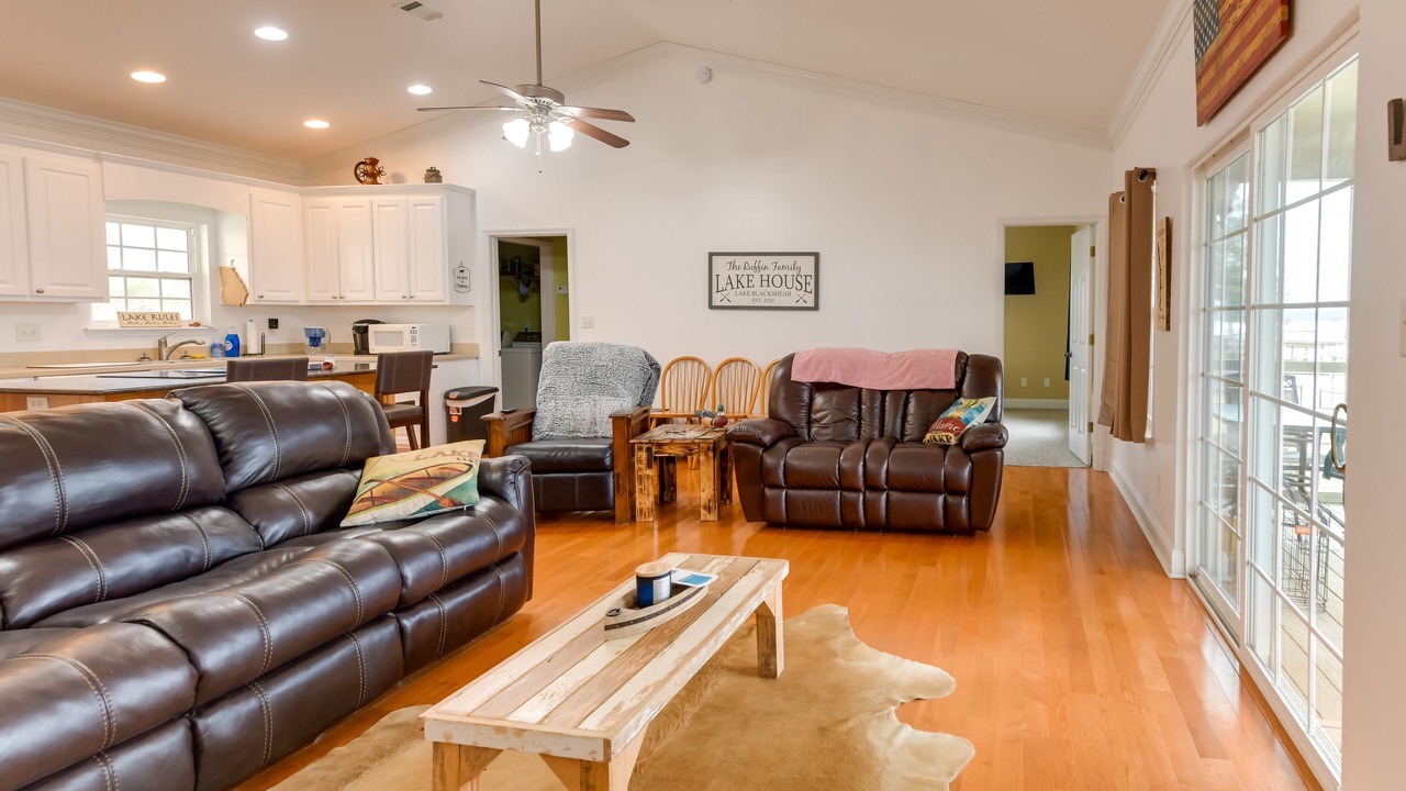 Photo of Others in Cobb