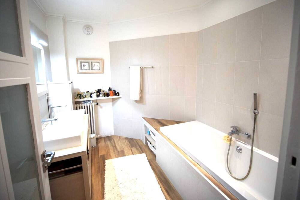 Photo of Others in Neuilly-sur-Seine