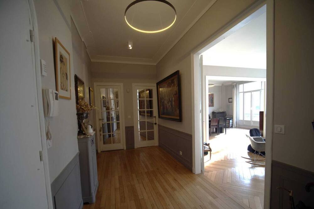 Photo of Others in Neuilly-sur-Seine