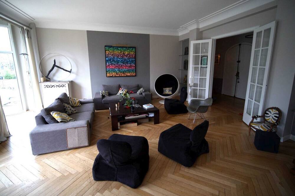 Photo of Others in Neuilly-sur-Seine