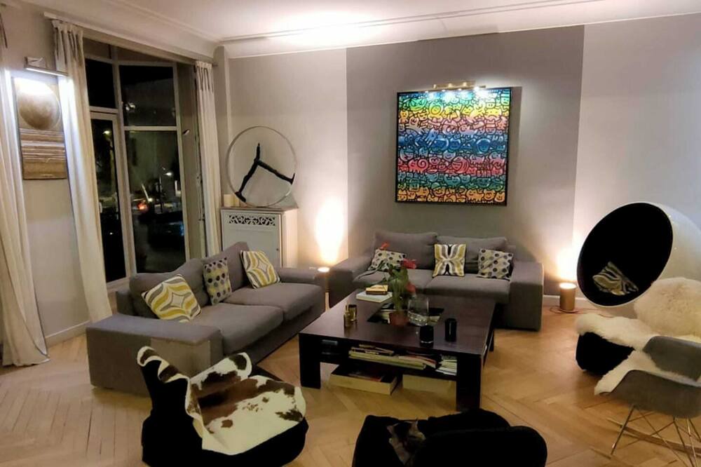 Photo of Others in Neuilly-sur-Seine