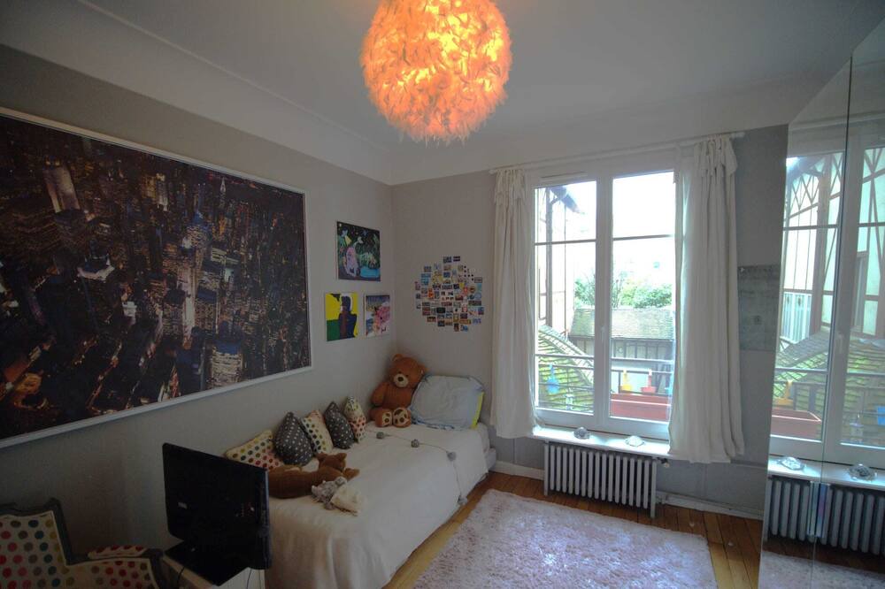 Photo of Others in Neuilly-sur-Seine