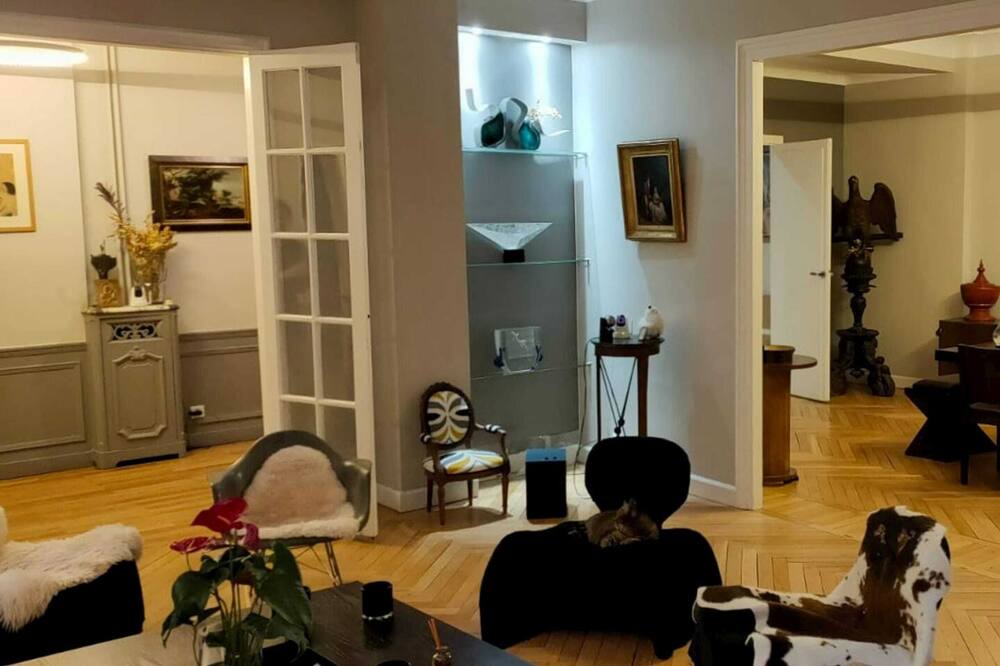 Photo of Others in Neuilly-sur-Seine