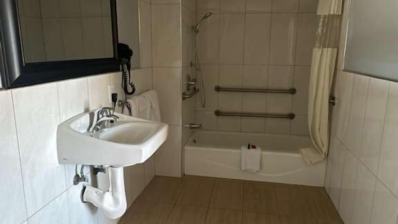 Photo of Bathroom in Torrance
