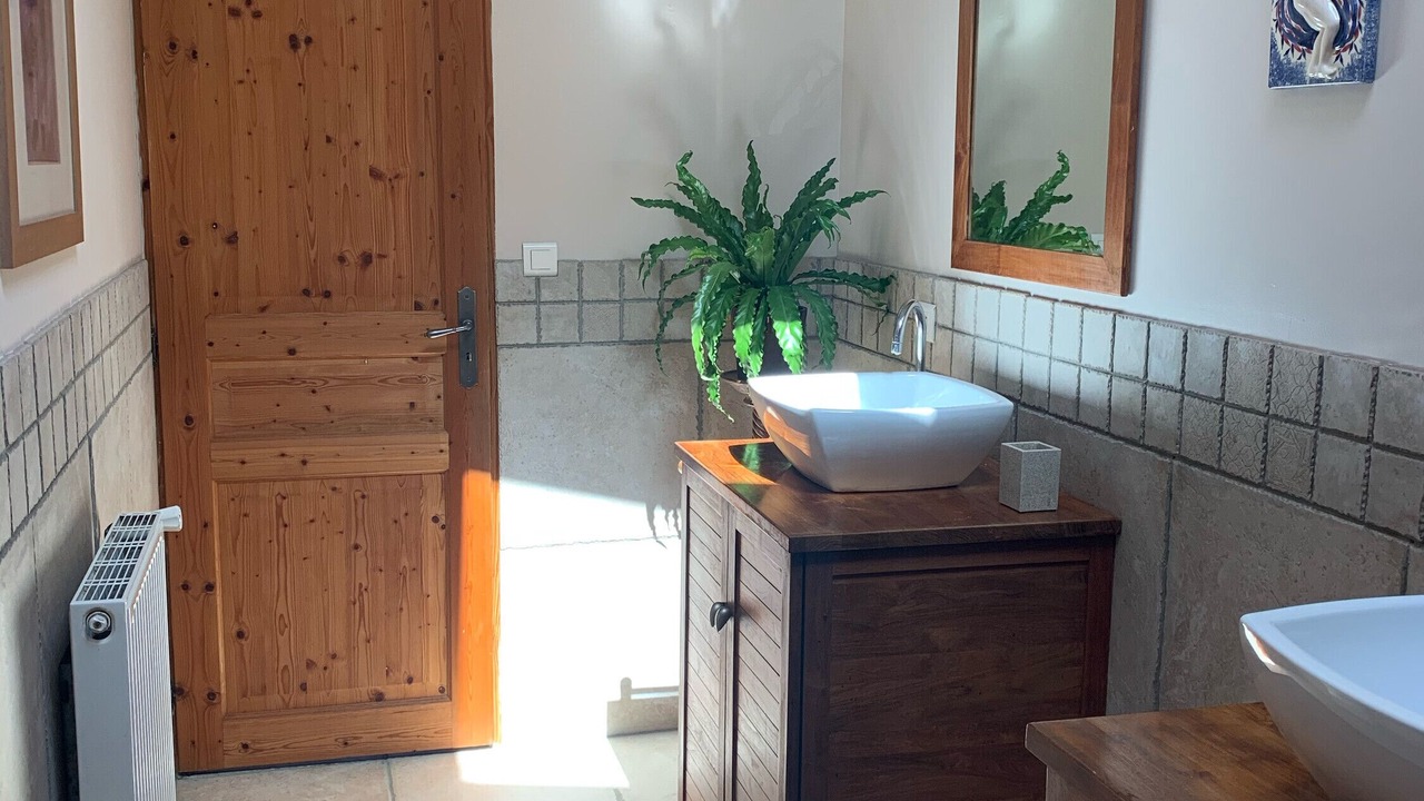 Photo of Bathroom in Sarce