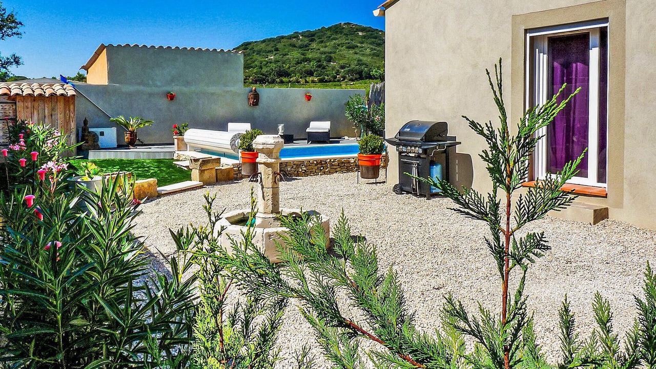 Photo of Outdoor in Tavel